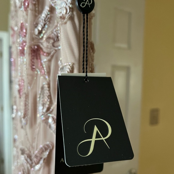 Brand New with tags Beautiful Gown - Picture 4 of 5